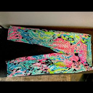 Lilly Pulitzer crop leggings!